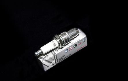 свеча зажигания 101000036AA VAG